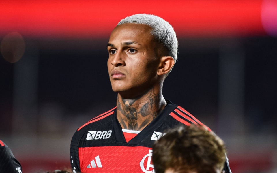 Wesley: "So dell&rsquo;interesse di Juventus e Roma, il mio sogno &egrave; giocare in Europa"Il terzino destro del Flamengo Wesley, attualmente impegnato negli Stati Uniti al Mondiale per Club in cui la formazione brasiliana ha ottenuto due successi nelle prime due gare (contro Chelsea ed Esperance) strappando il pass per gli ottavi di finale con un turno di anticipo, &egrave; tra gli obiettivi di Juventus e Roma in vista della prossima stagione. Il difensore classe 2003, valutato almeno 30 milioni dal direttore sportivo del club rossonero Jos&eacute; Boro, ha rilasciato un