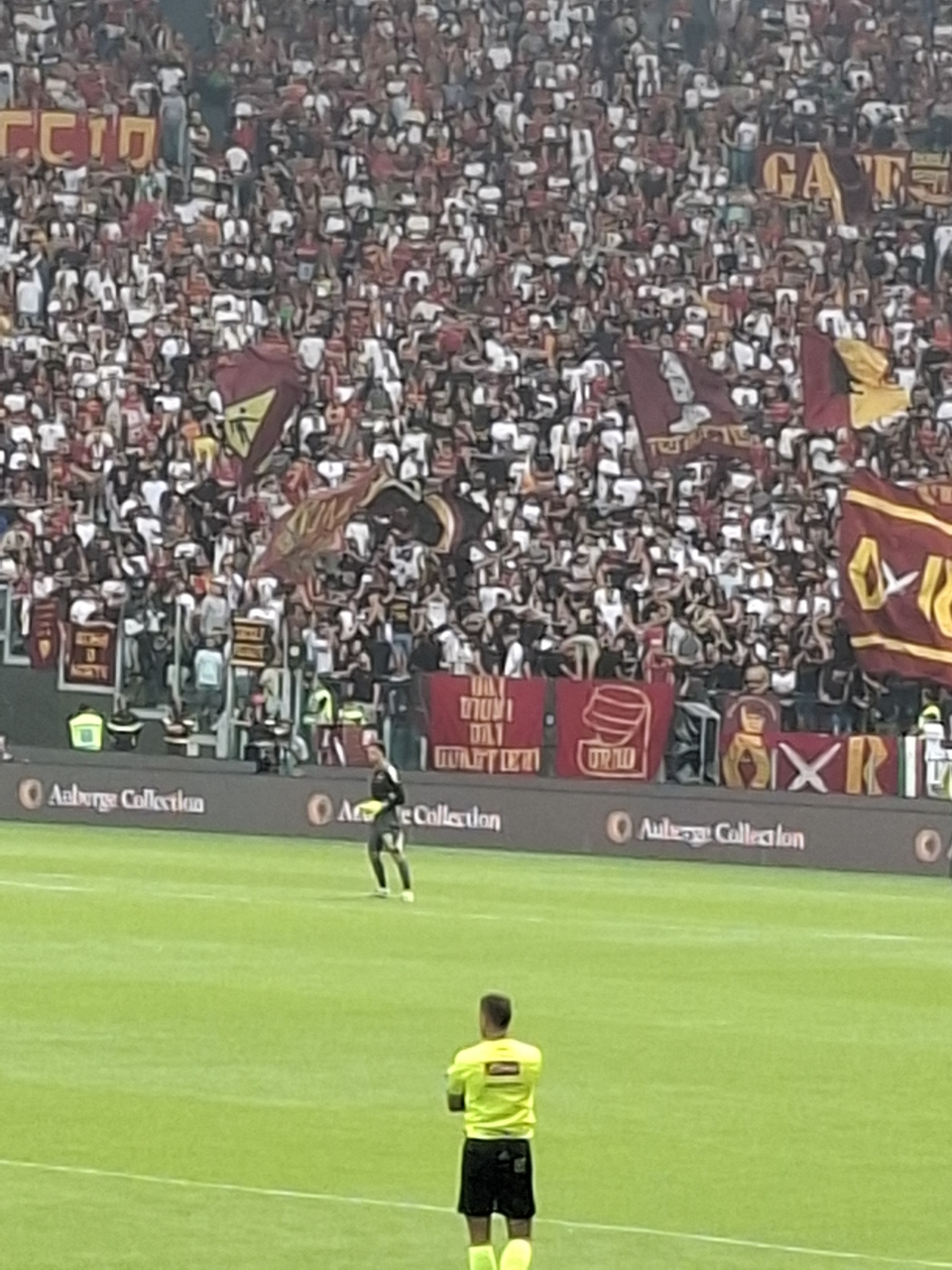 f2068efeb43d4d3e9b57ff4d Profilo di asromaforever | As Roma Ultras  Lupacchiotta da 18 anni💛🐺❤️